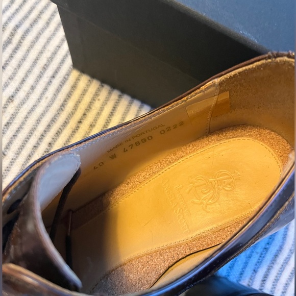 Beautiful EUC The Office of Angela Scott Heeled Oxford - Miss Button Midheel 40W - Picture 3 of 15